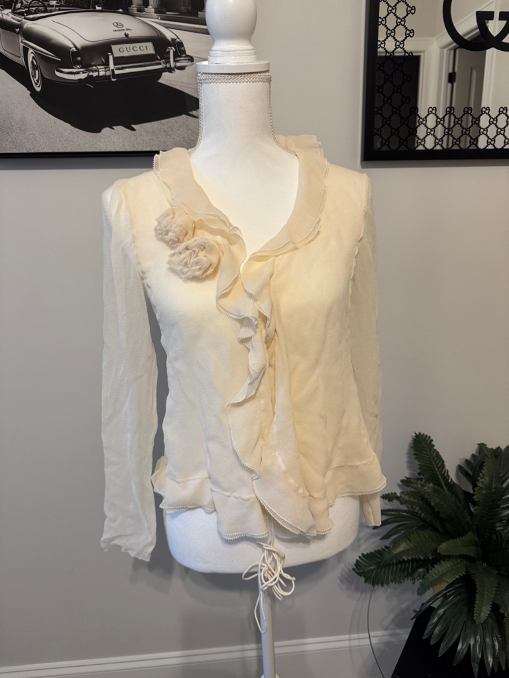 Elie Tahari Cream Ruffled V-Neck Blouse with Floral Detail